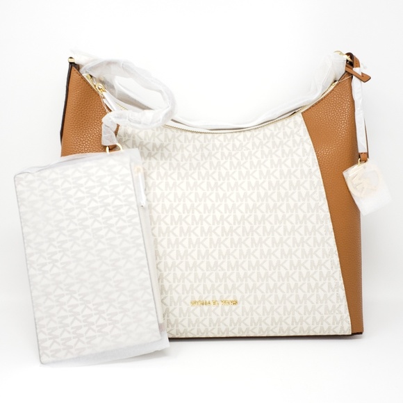 Michael Kors Handbags - Michael Kors Kimberly Shoulder bag